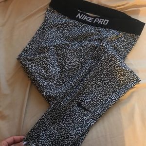 NIKE PRO LEGGINGS